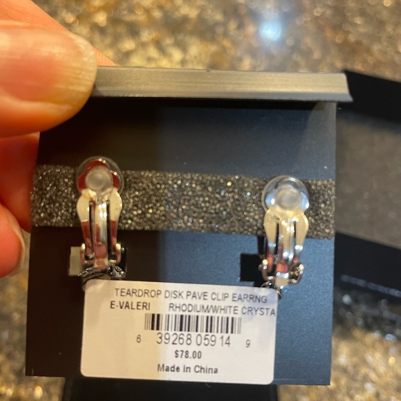 NEVER WORN! Beautiful teardrop SPARKLY clip earrings 💎 - Picture 10 of 10
